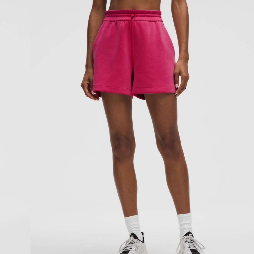 Lululemon Softstreme High-Rise Short 4"
Raspberry Coulis